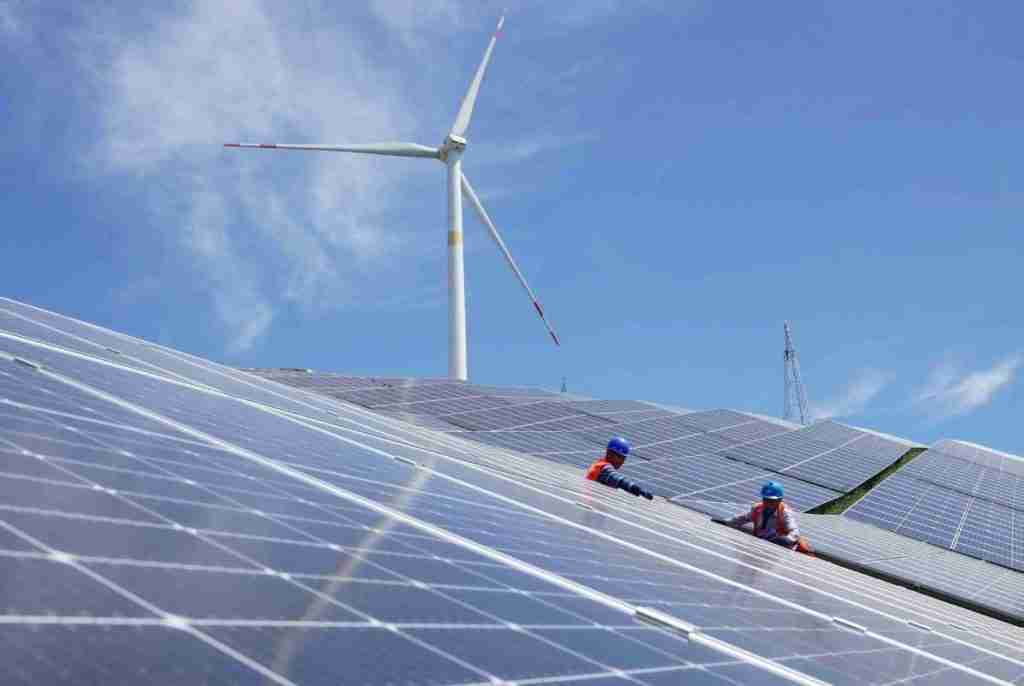 Lenders up high-tech efforts for green biz