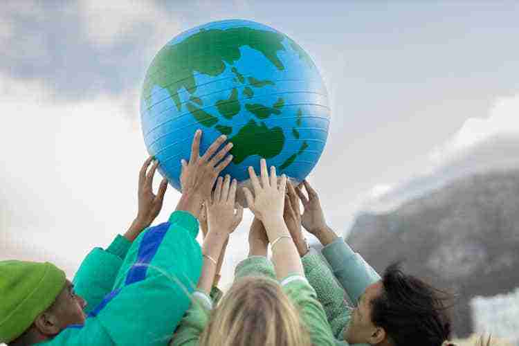 5 Top ESG Stocks For 2022 And The Outlook For 2023