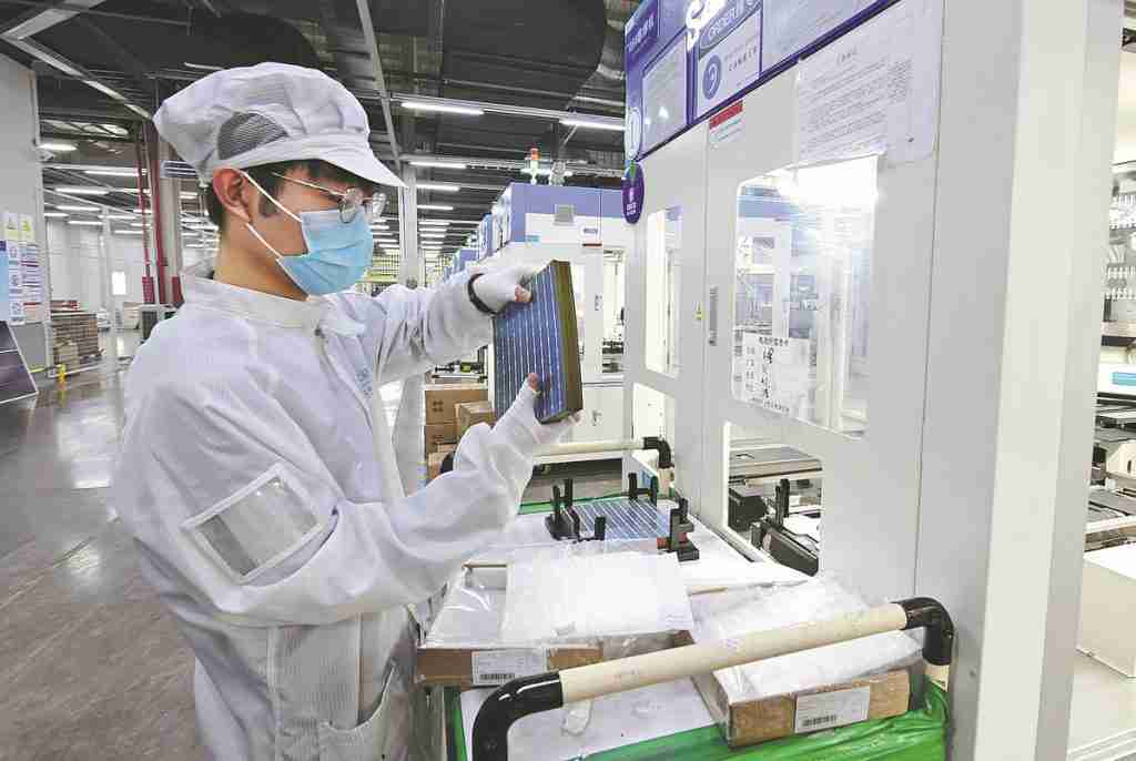 China's solar companies shine in Europe