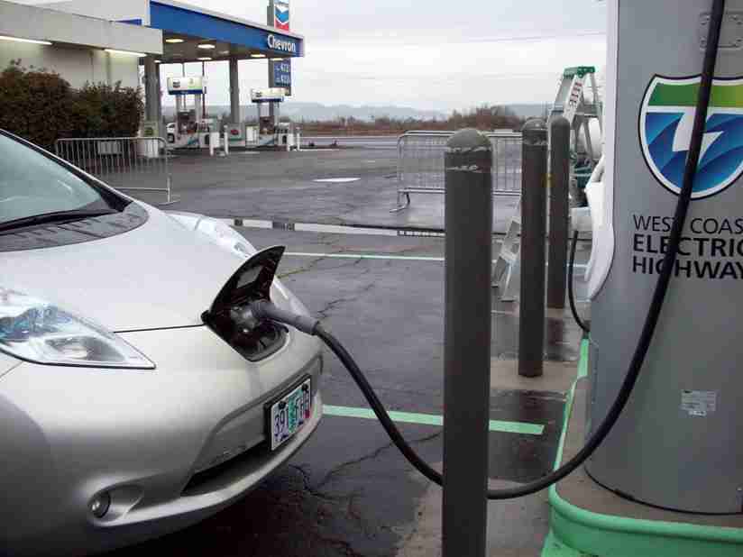 To combat climate change, Oregon bans sale of new, 100% gasoline-powered cars by 2035