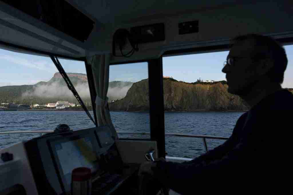 Quebec coast fights climate change by retreating
