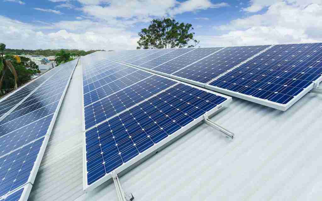 How closely monitoring households’ energy data can unleash solar outputs and (possibly) make them more money 3 How closely monitoring households’ energy data can unleash solar outputs and (possibly) make them more money