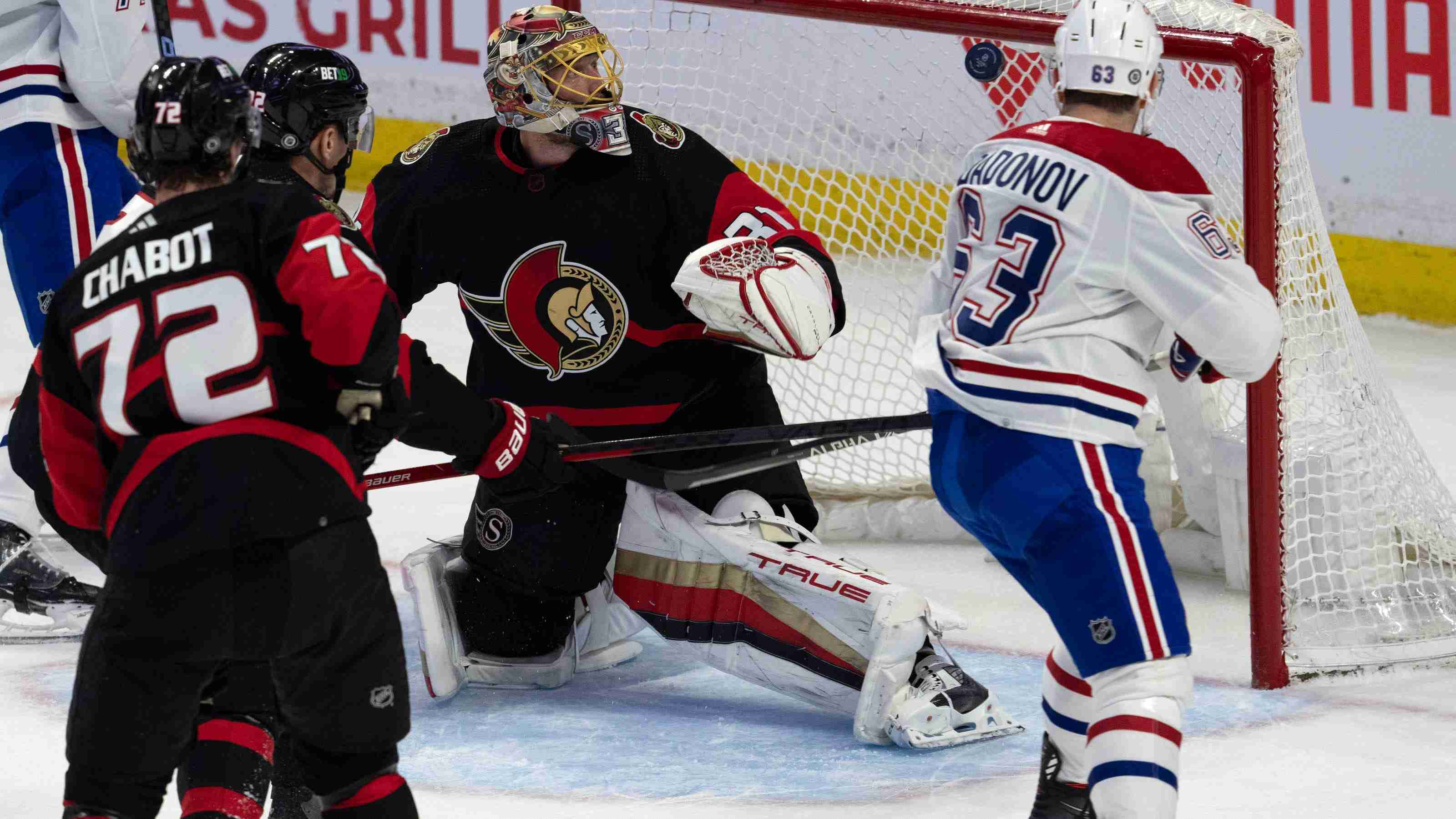 Giroux scores twice as Senators scorch Canadiens 5-0