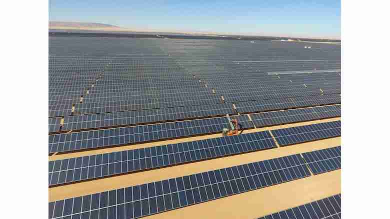 Egypt Signs Deal for Construction of 1,000-MW Worth of Solar and Wind Power