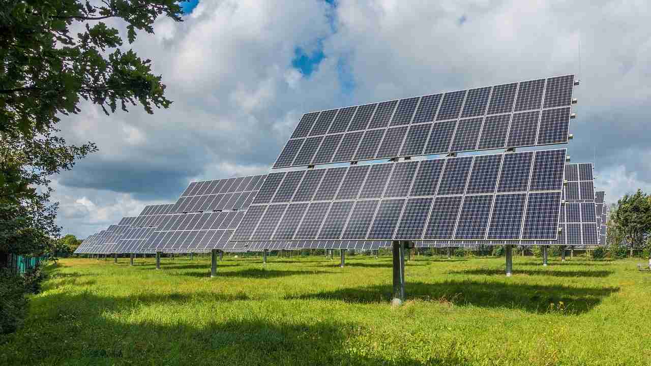 Renewables overtook gas in power generation for first time in 2022: study