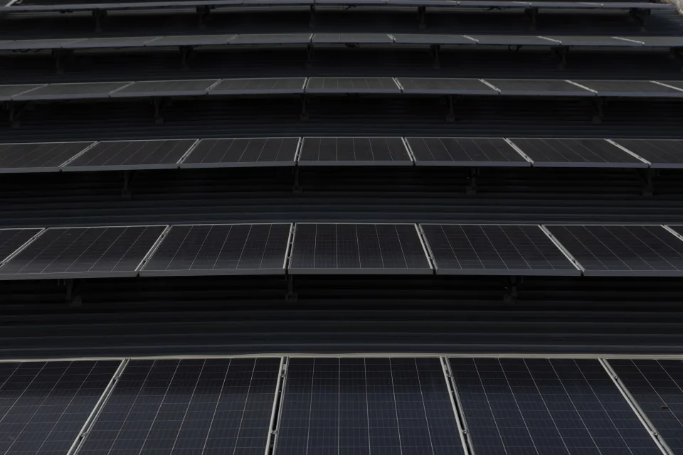 Billionaire Says Australia-to-Singapore Solar Plan Now Unviable 3 Billionaire Says Australia-to-Singapore Solar Plan Now Unviable