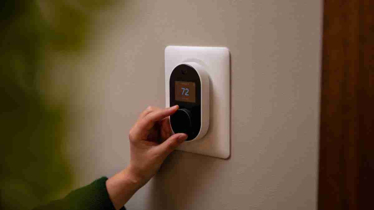 Make Your Heating Bills Drop by Adjusting Your Thermostat to This Exact Temperature
