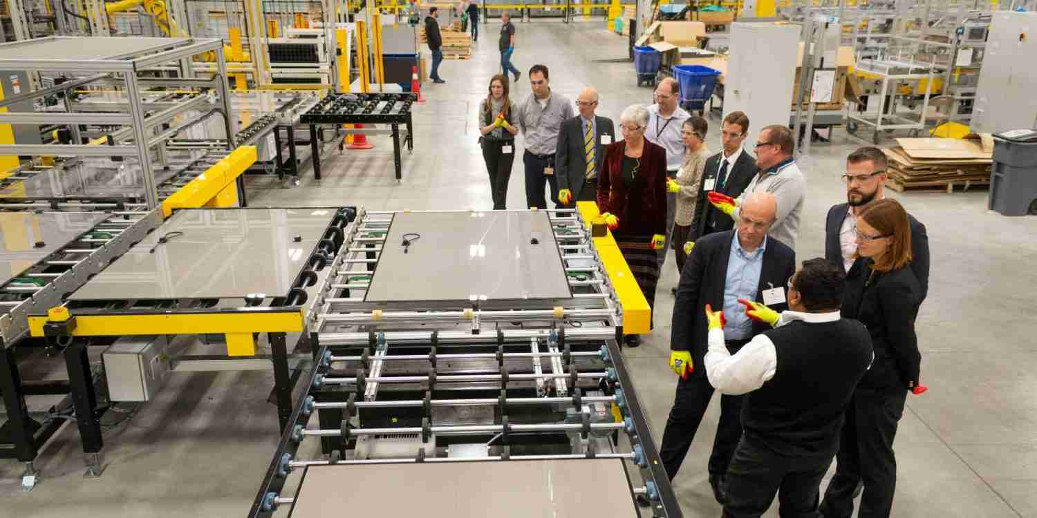 Here’s why US-made solar panels would slash emissions by 33%