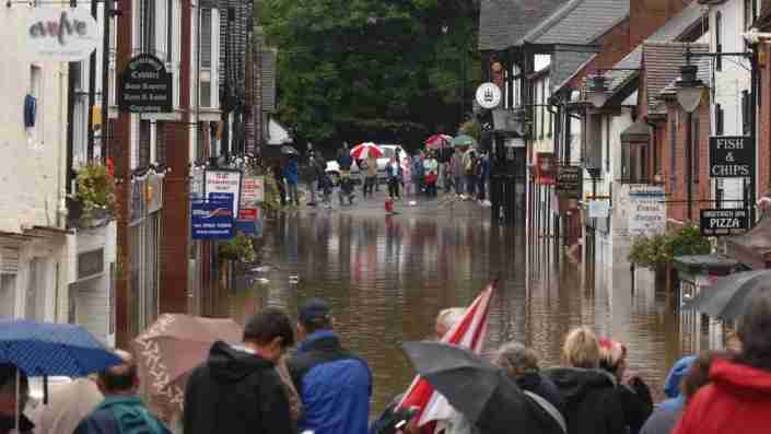 Climate change: Warming to increase UK flood damage bill by 20%