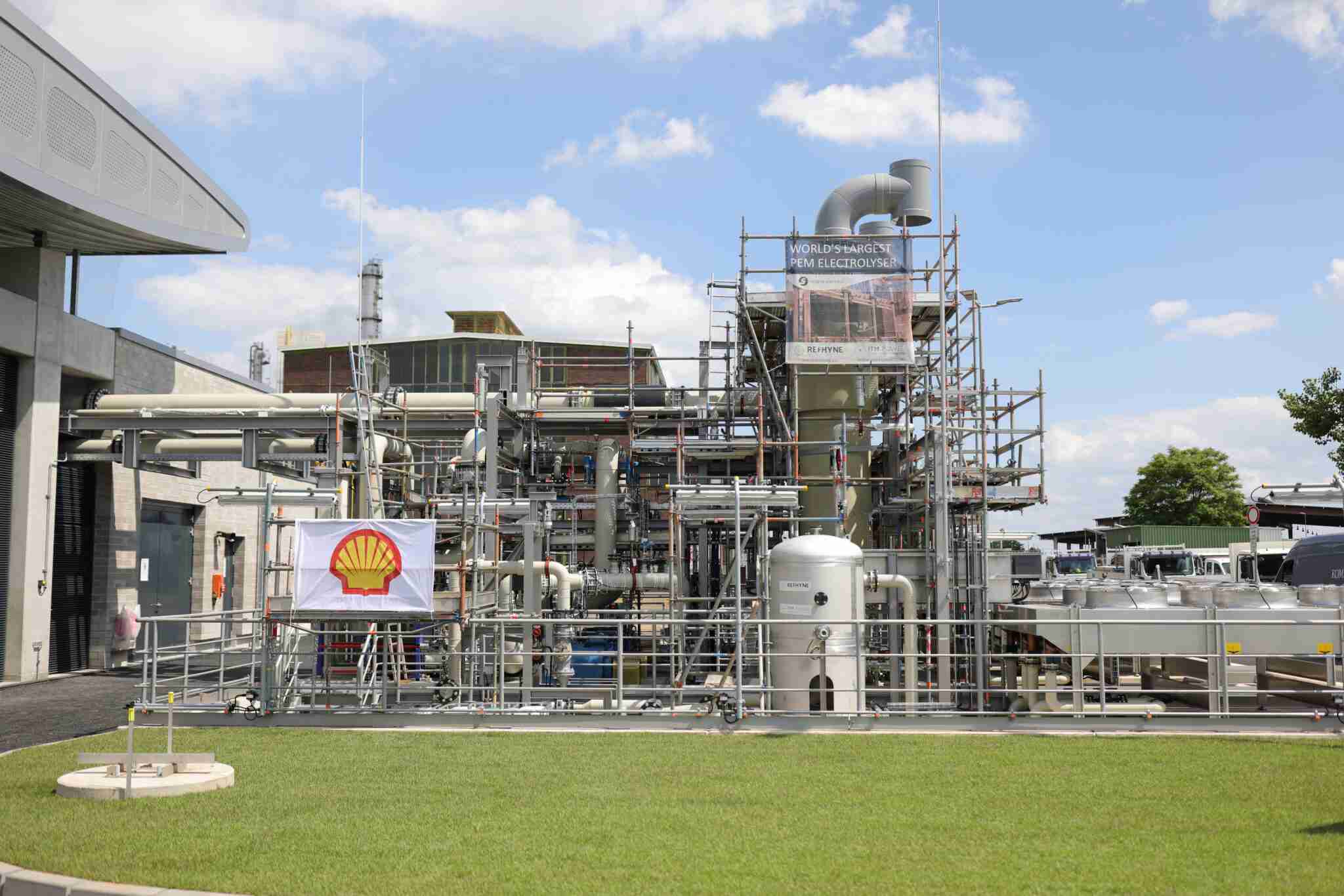 Is hydrogen a miracle solution for climate, or the new ethanol? 1 Is hydrogen a miracle solution for climate, or the new ethanol?