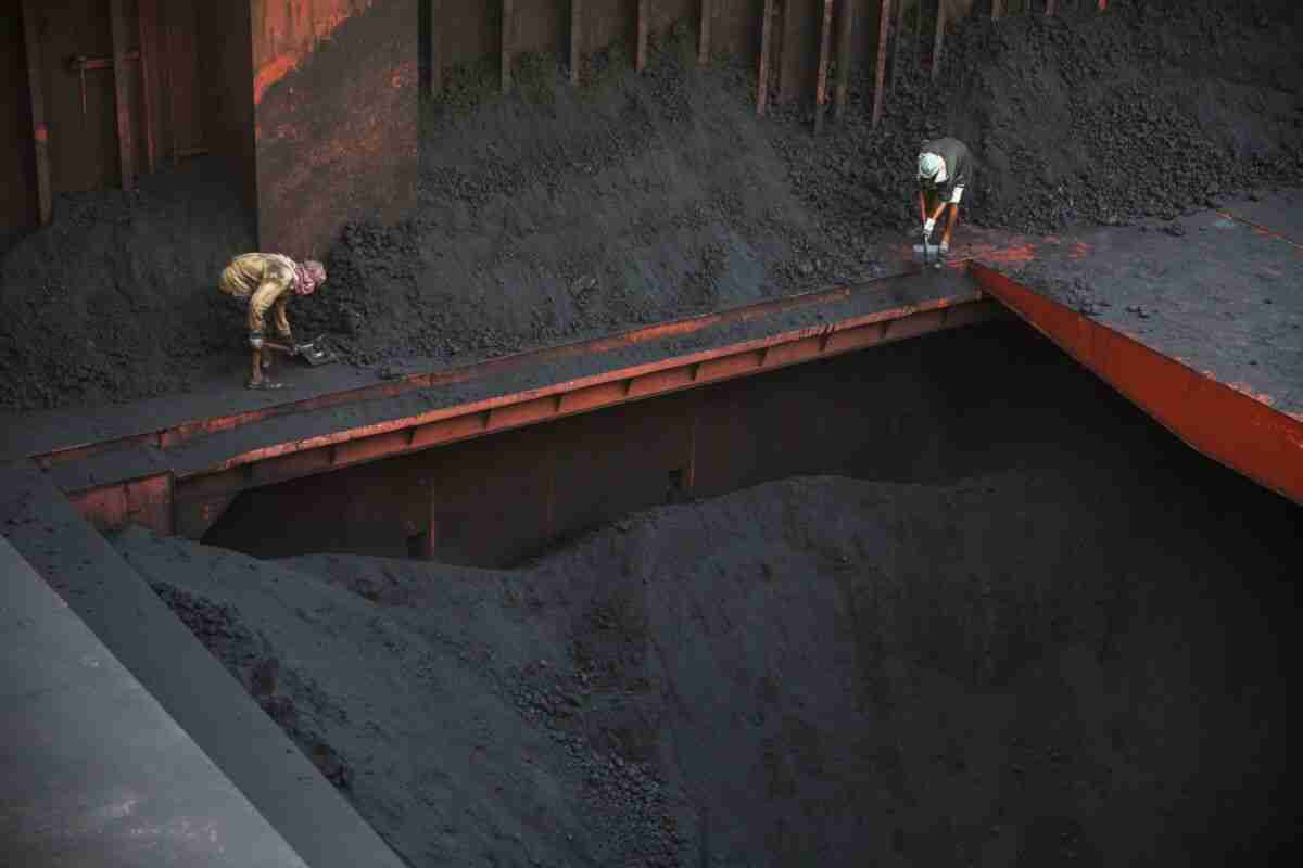 Coal to Dominate India Power Mix Despite Record Renewables Push