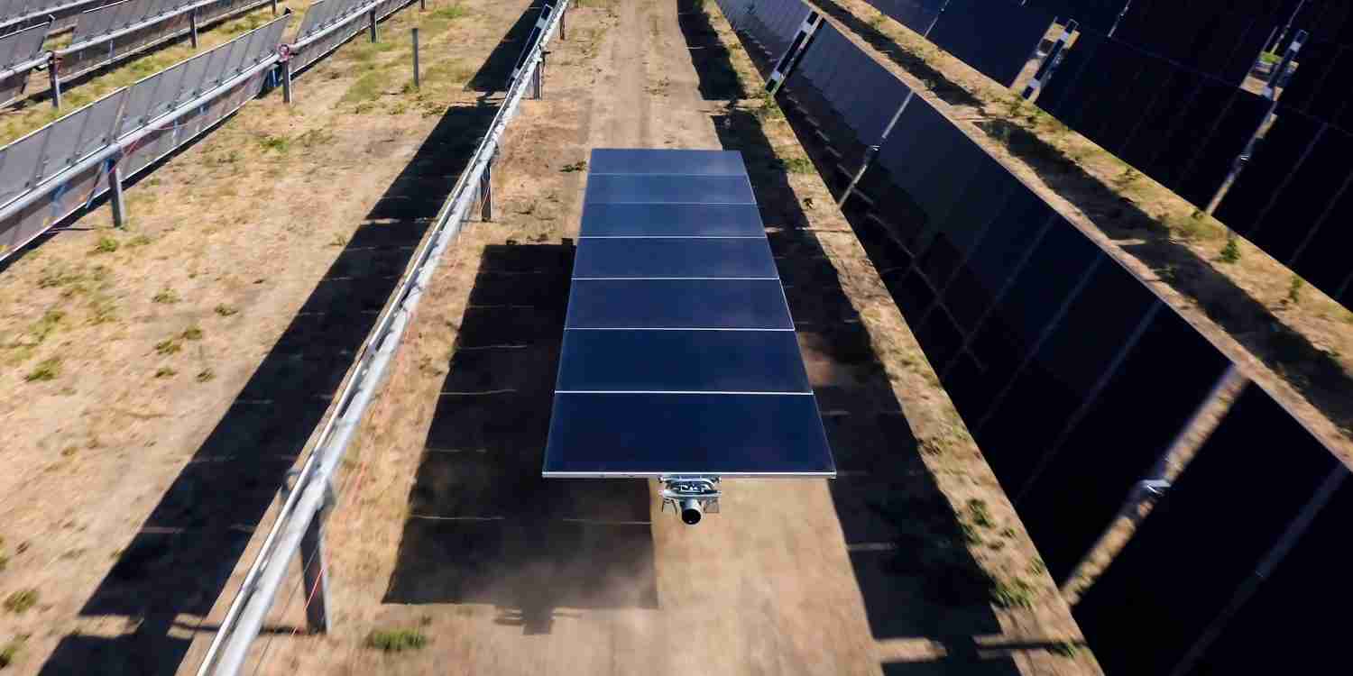 This company has invented automated robots that can build huge solar farms