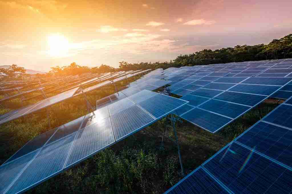 Clean Energy Investments to Exceed Fossil Fuels For First Time, IEA Says