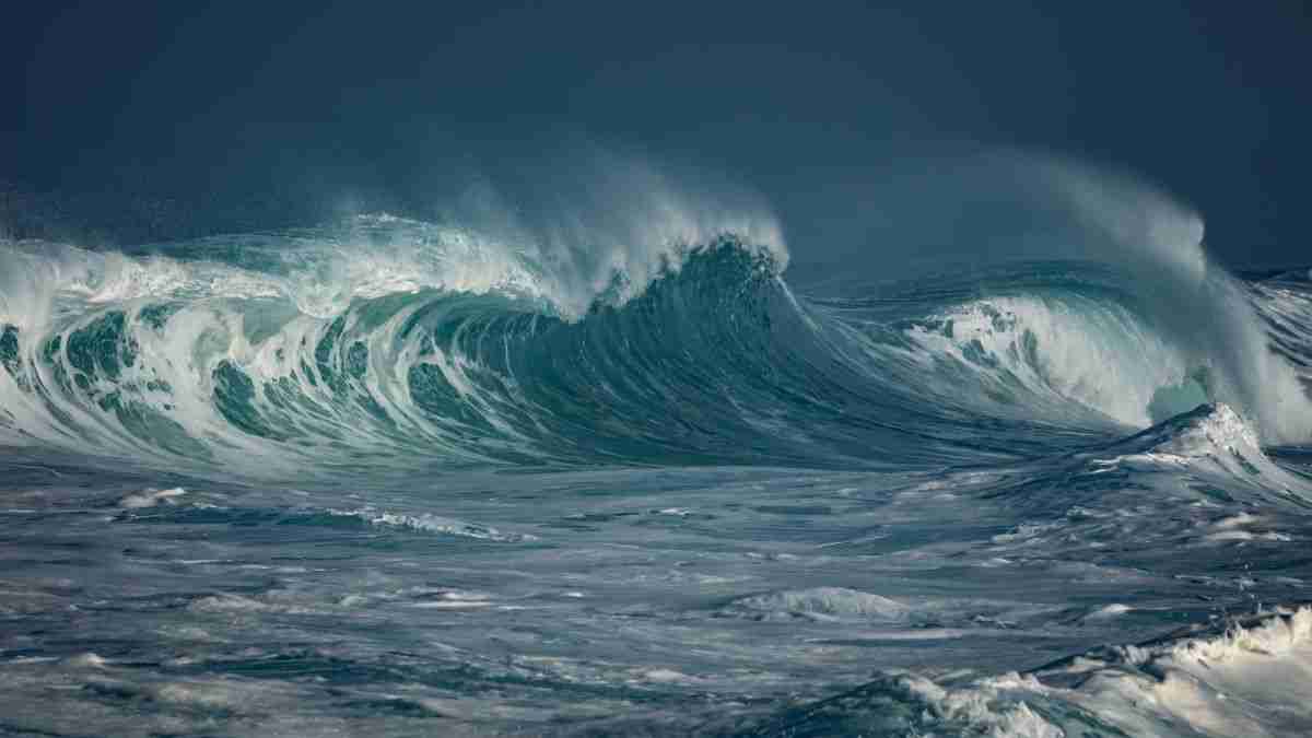 Are Waves the Next Great Source of Clean Energy? 1 Are Waves the Next Great Source of Clean Energy?