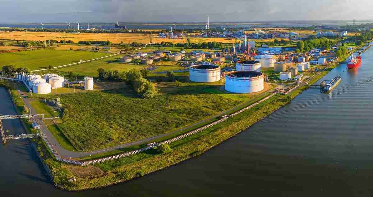 Renewable Electricity Involves Salt Caverns? Green Hydrogen Isn't Simple