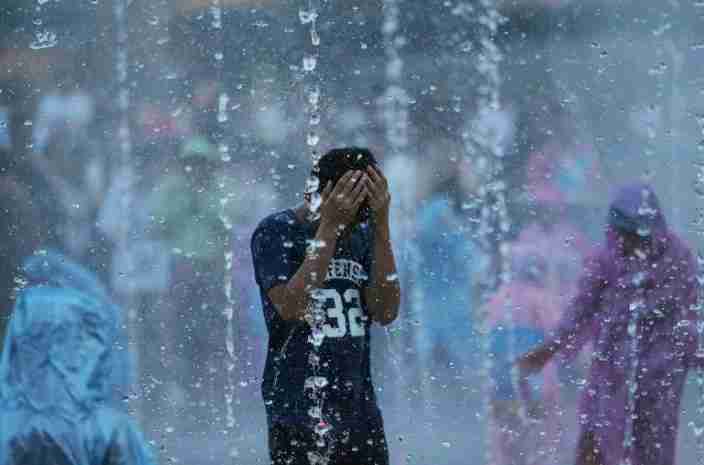 How climate change fuels extreme heat