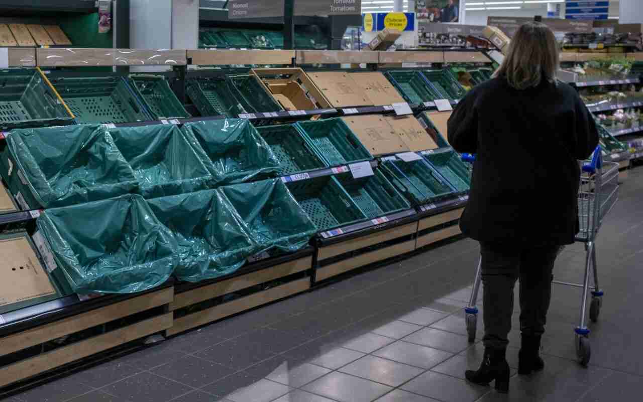 Plant more crops to cope with climate change, Tesco farmers told