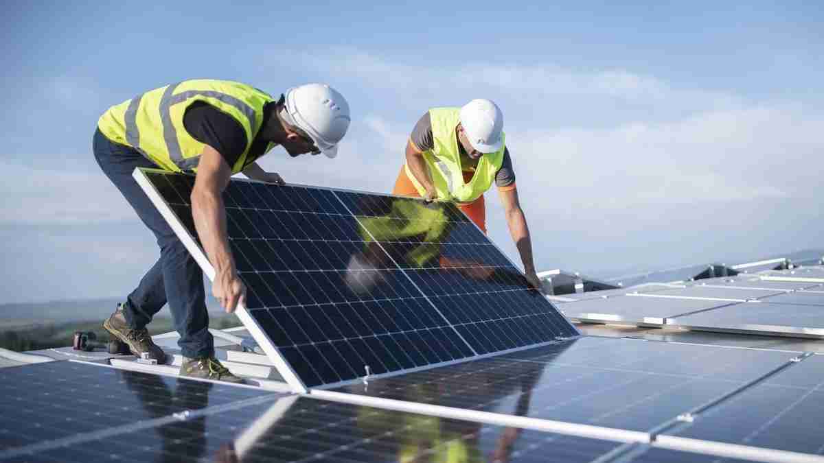 Solar power five times more popular than fossil fuels: survey 5 Solar power five times more popular than fossil fuels: survey