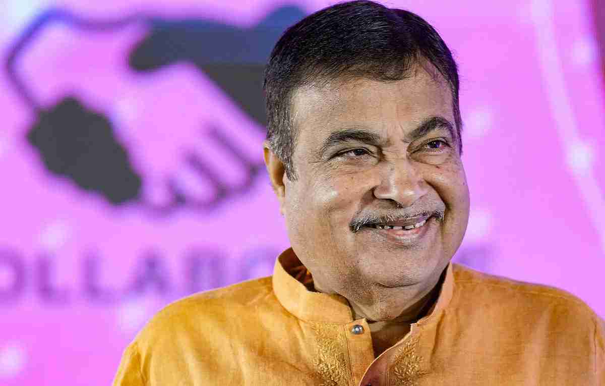 Nitin Gadkari calls for use of new tech to reduce house prices