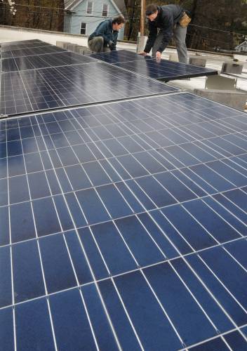 Report recommends rooftops, parking lots for solar installations