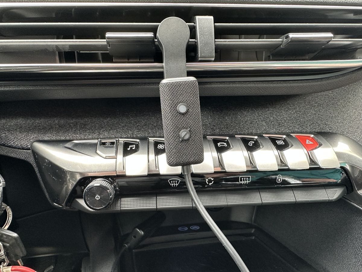 The best five uses of a smart assistant in your car