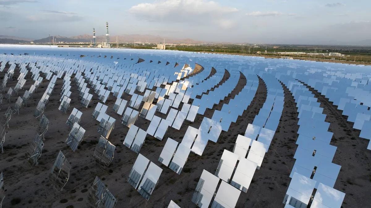 Australia made a breakthrough in using mirrors to generate solar power