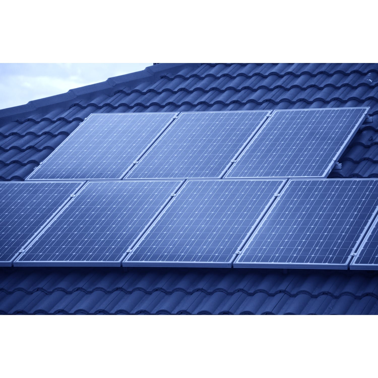 Solar Panels Save Homes 40% On Energy Costs