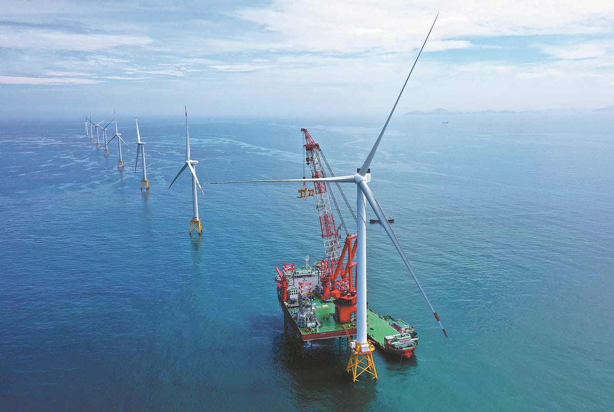 'Laggard' China powers ahead on renewable energy
