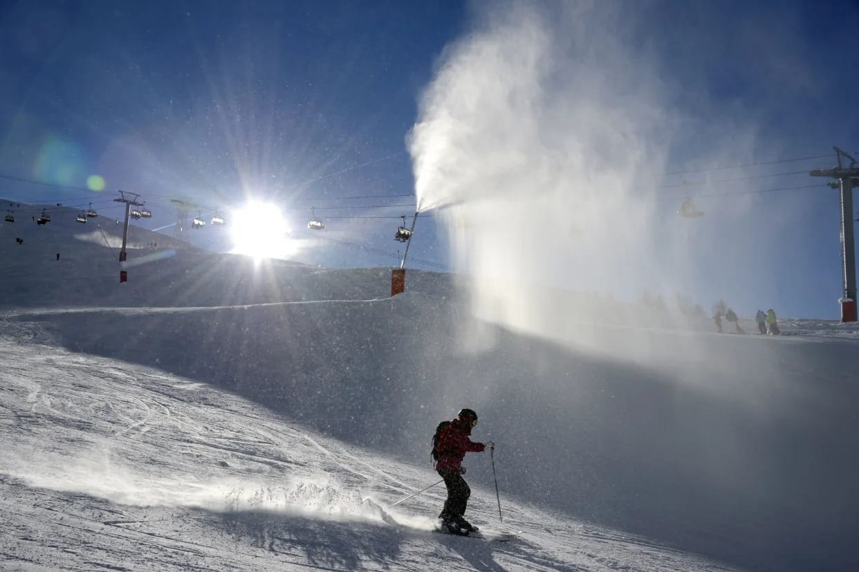 Climate change terrifies the ski industry. Here's what could happen in a warming world.