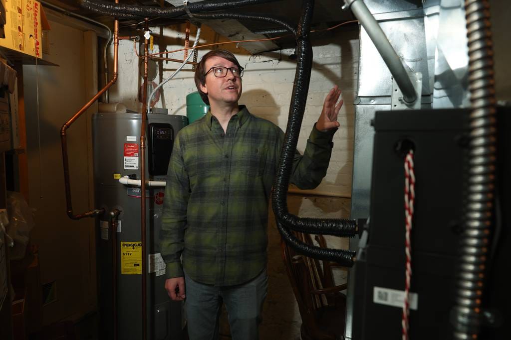 Concerned about climate change, more Chicagoans are buying all-electric home heating systems