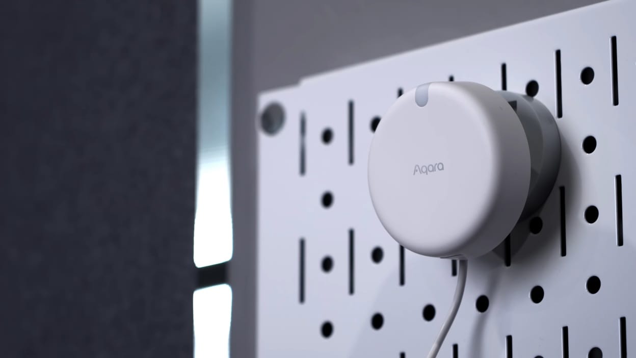 How to Use Smart Tech to Save on Your Light Bill