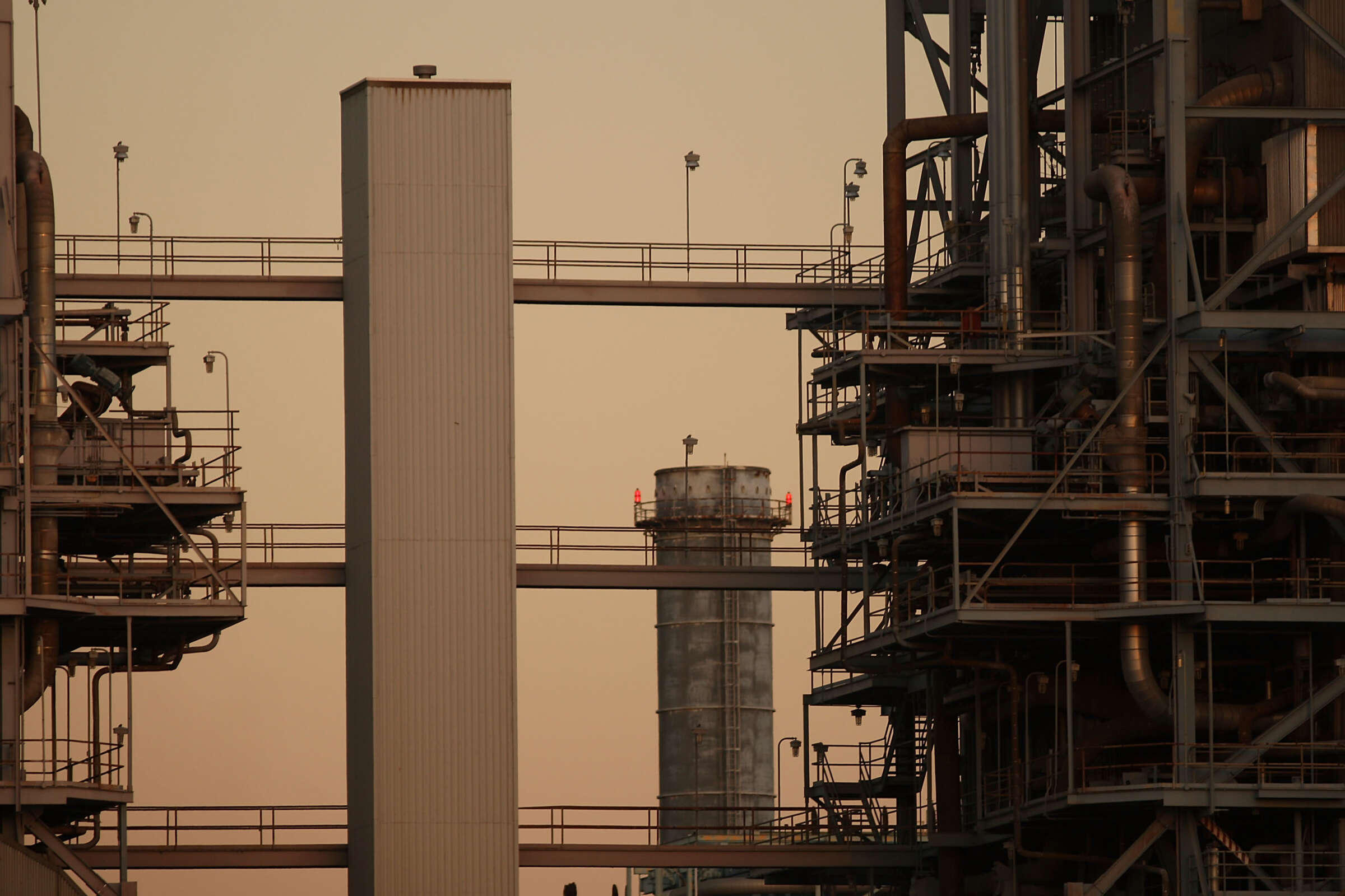 Biden EPA’s New Rules for Fossil Fuel-Powered Plants Met With Mixed Response