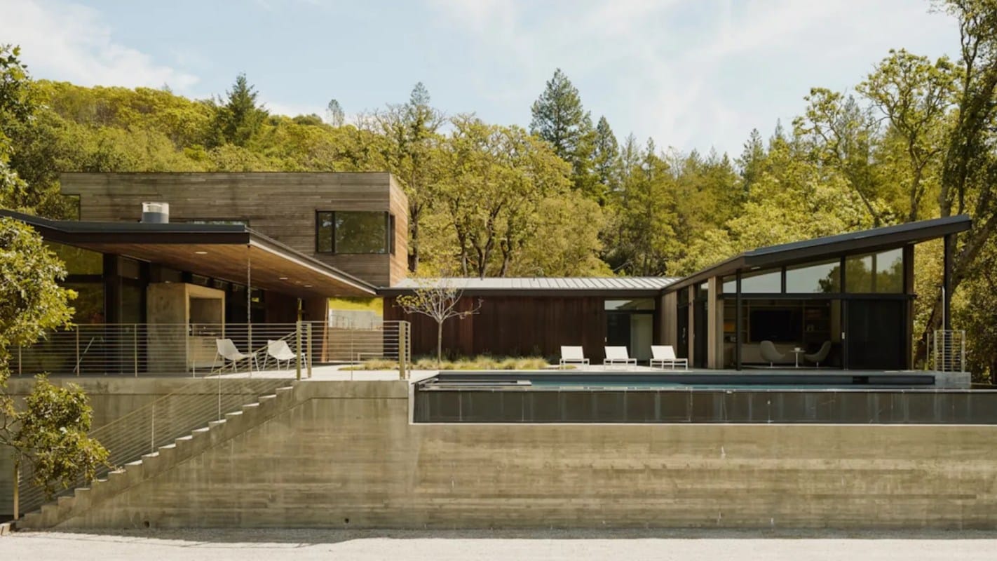 Architect shares secret behind home's survival amid raging wildfire: '[It] split in two directions around the house'