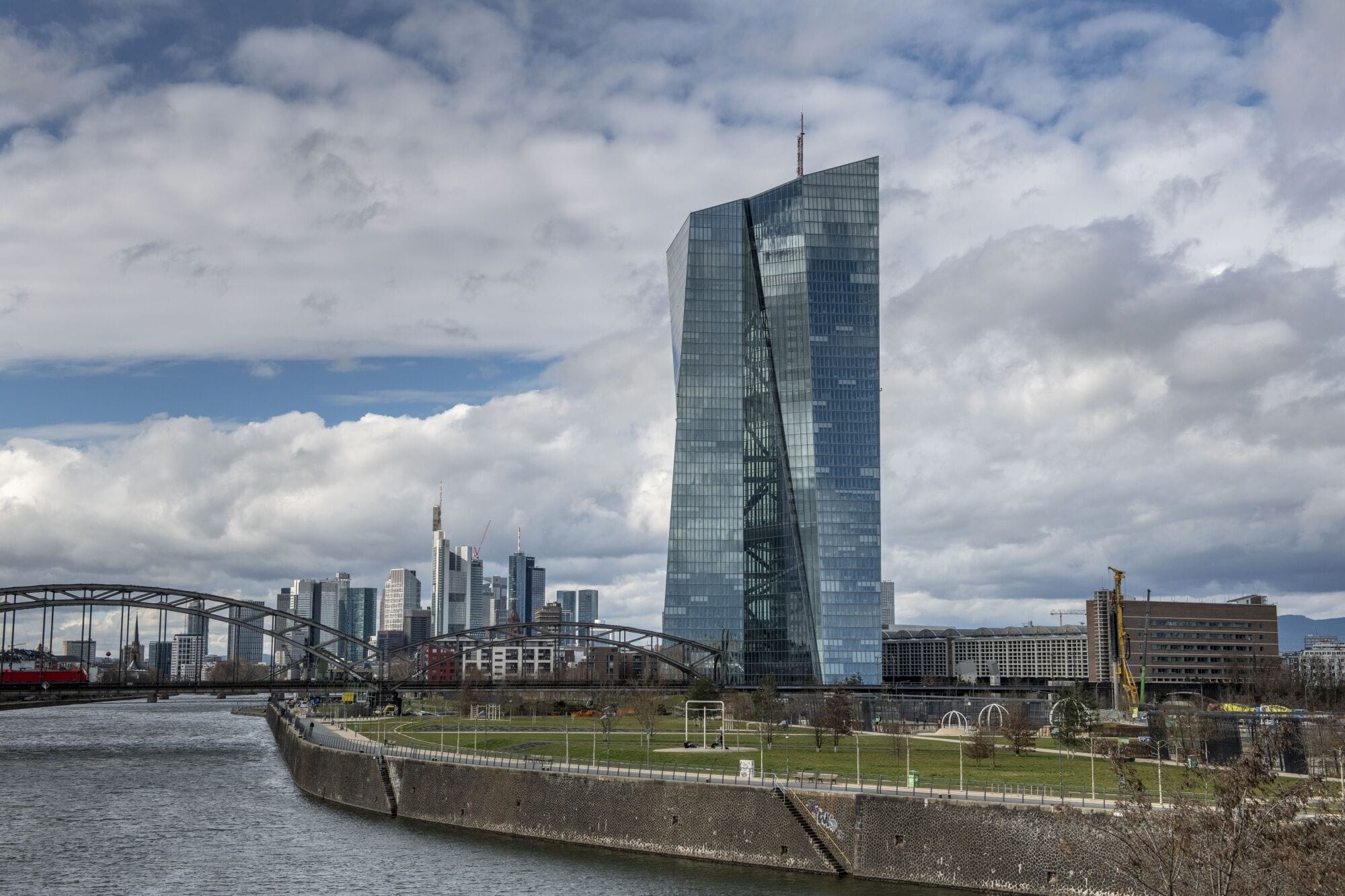ECB to Impose First-Ever Fines on Banks for Climate Failures