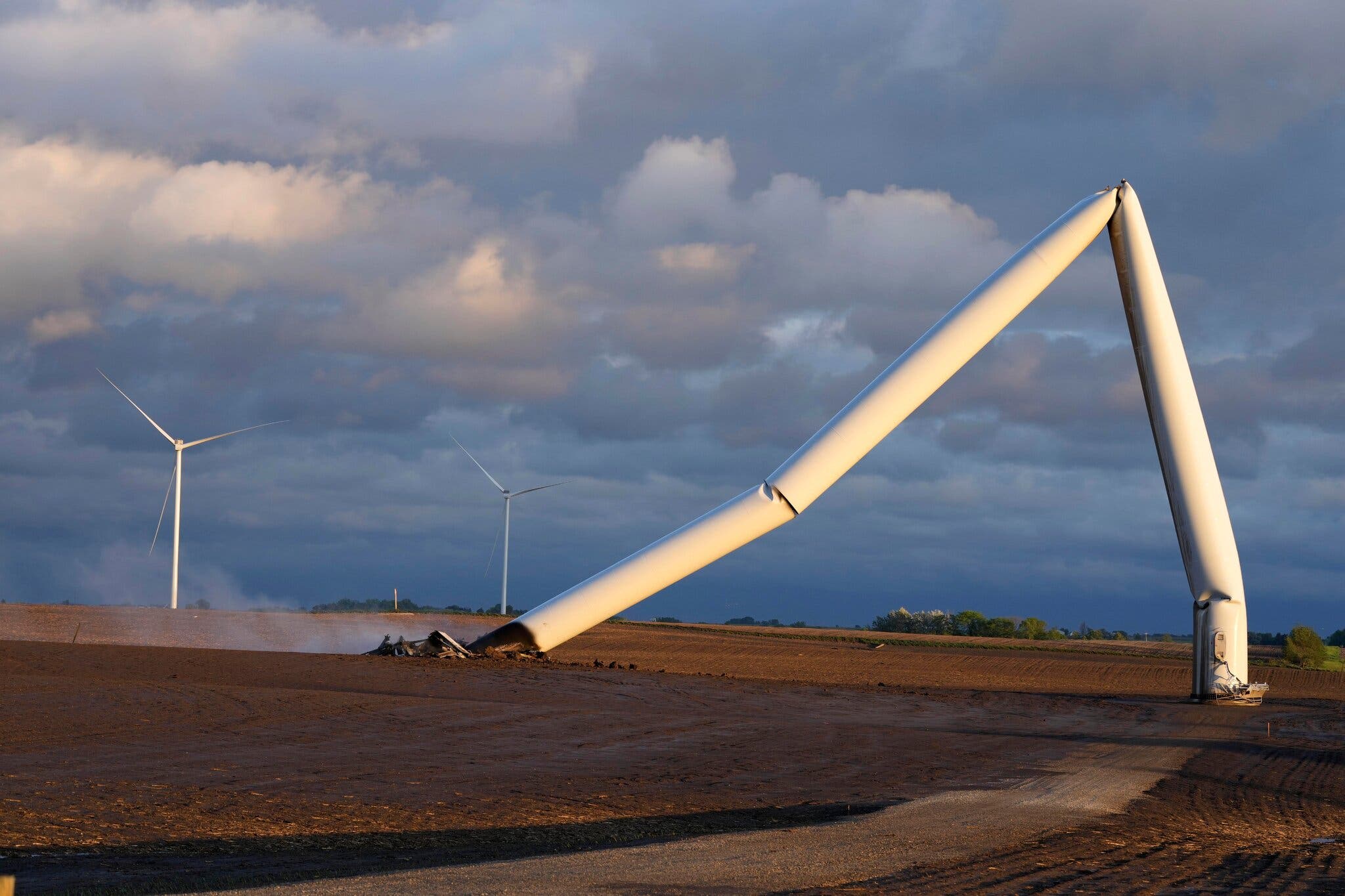 Tornado Pummels Wind Turbines in Iowa