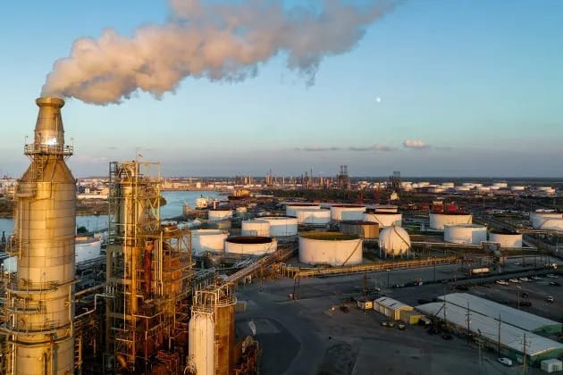 Supreme Court Architect Demands Justices Shield Big Oil From Historic Climate Trial