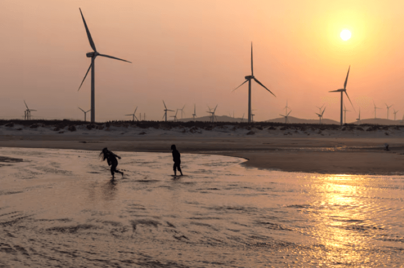 China adds wind, solar power equal to five nuclear plants weekly