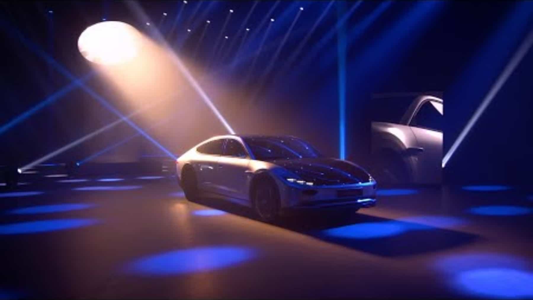 This car uses the most extreme fuel in history: It comes from 150,000,000 km away