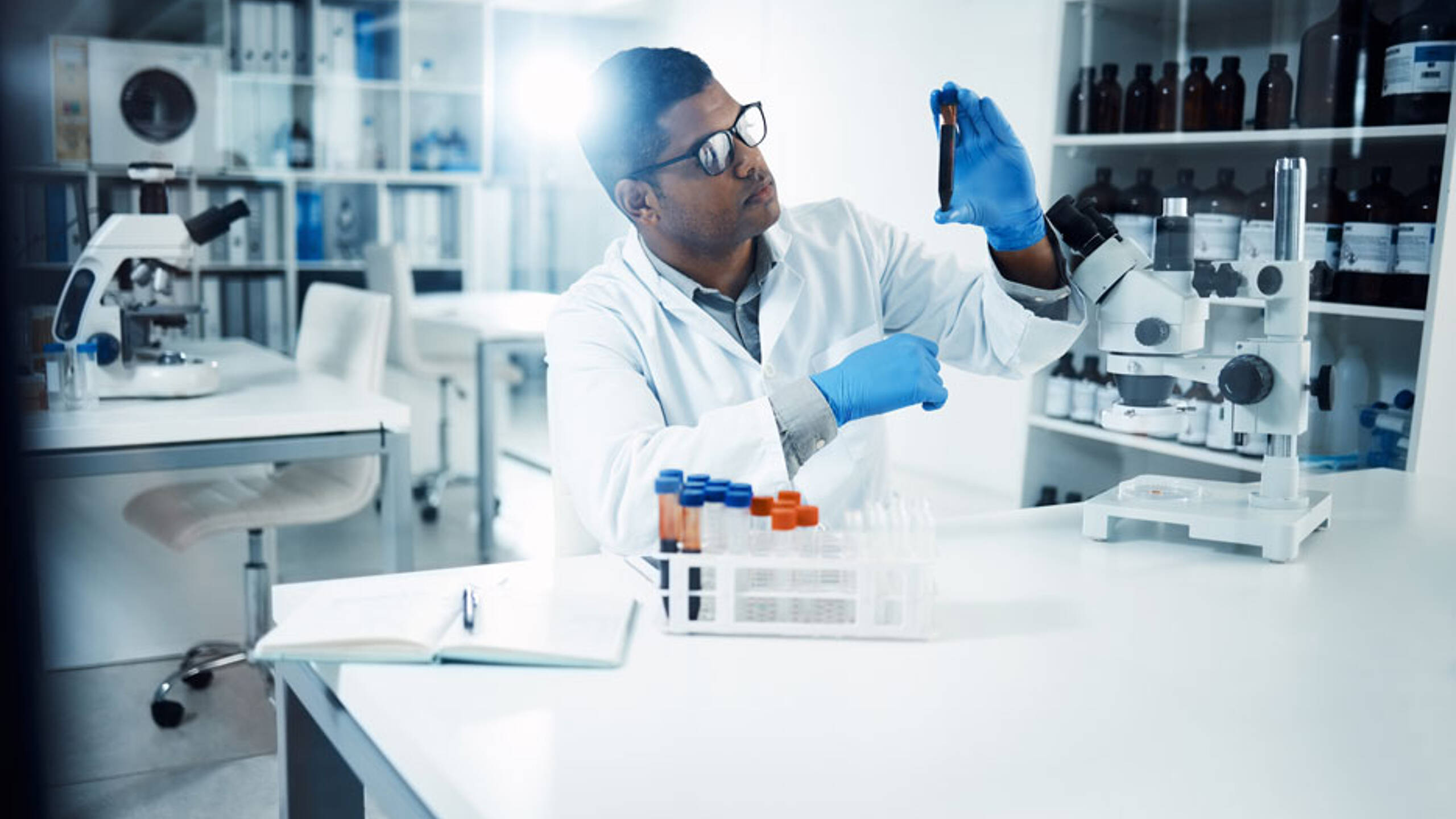 How can laboratories adopt circular economy thinking and cut e-waste?