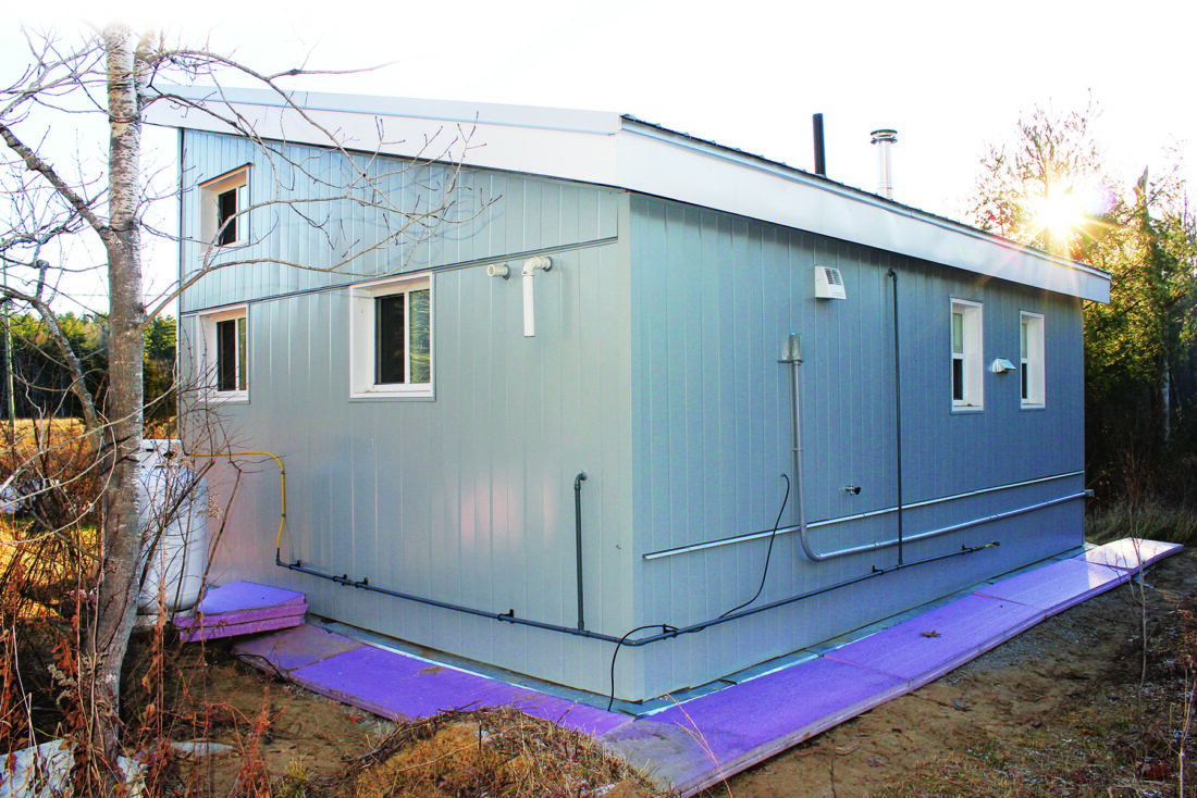 Build Your Own Cabin: Cheap Green-Living Homes