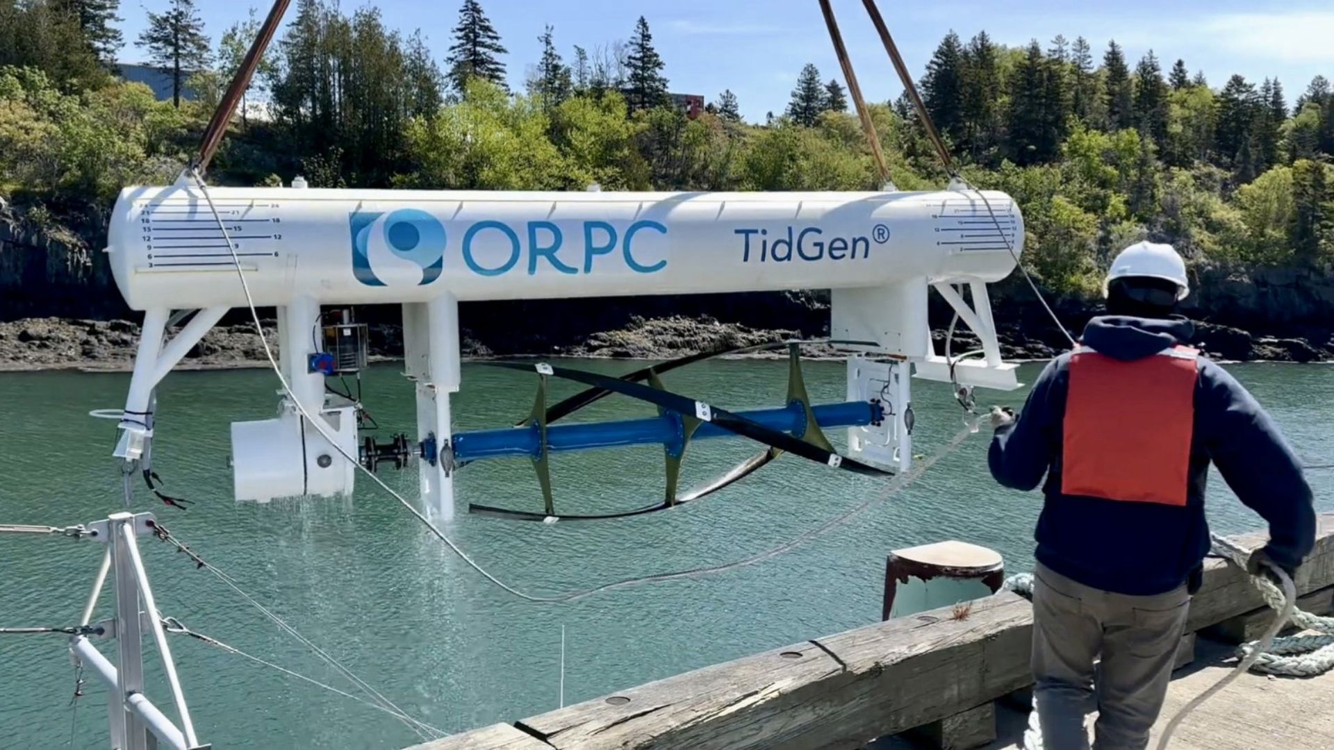 Tidal turbine’s eco-friendly operation keeps 100 million salmon safe from harm