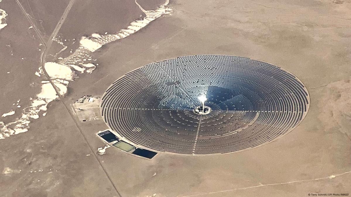 Saving the sun's energy and storing it — with mirrors