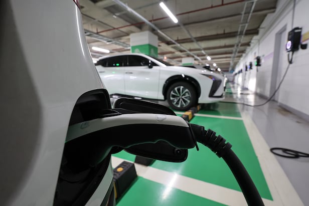 Korea plans eco-friendly vehicle support measures at January 15 ministerial meeting