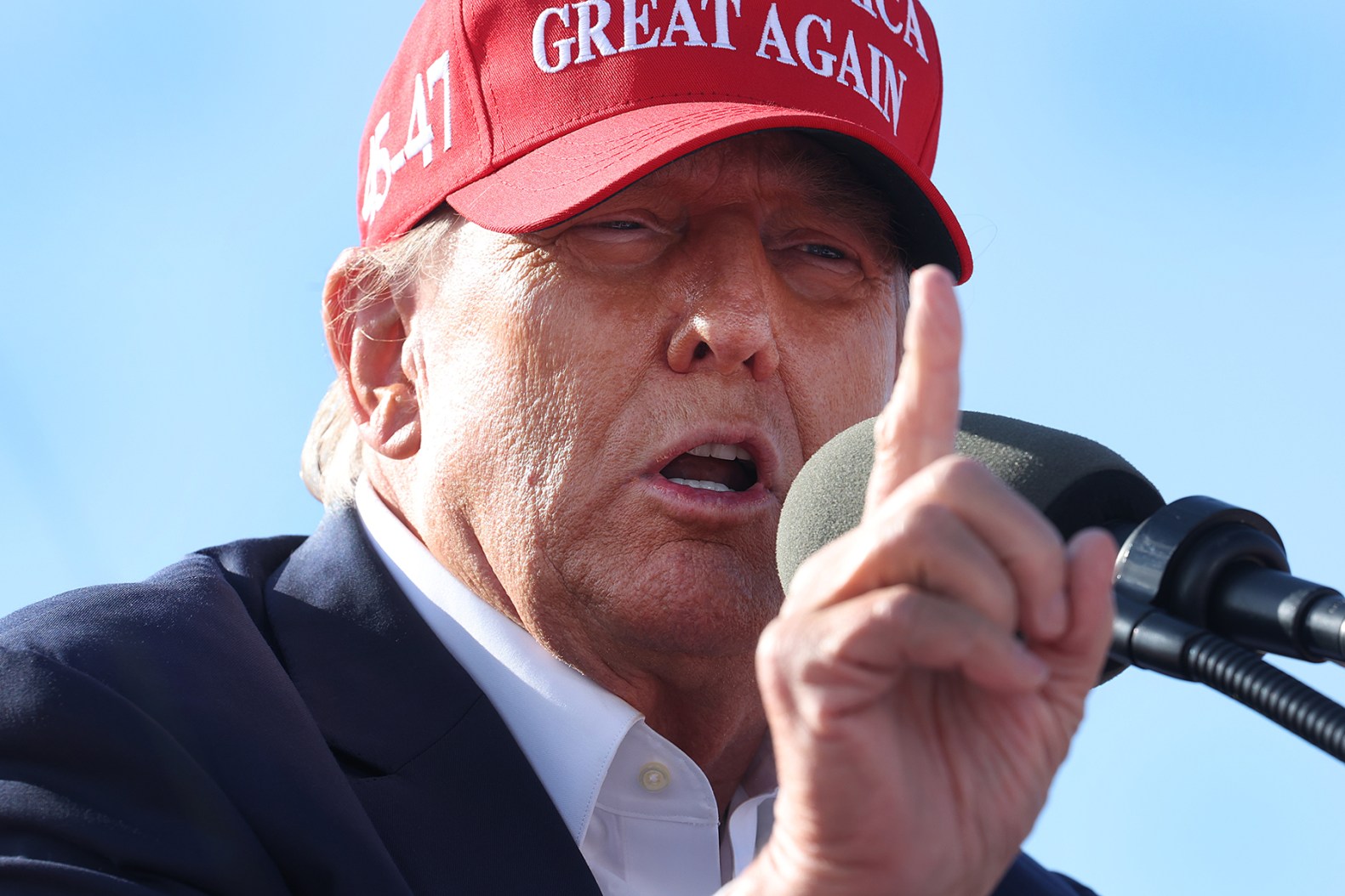 China Is Ready to Take Advantage of Trump Trashing Clean Energy