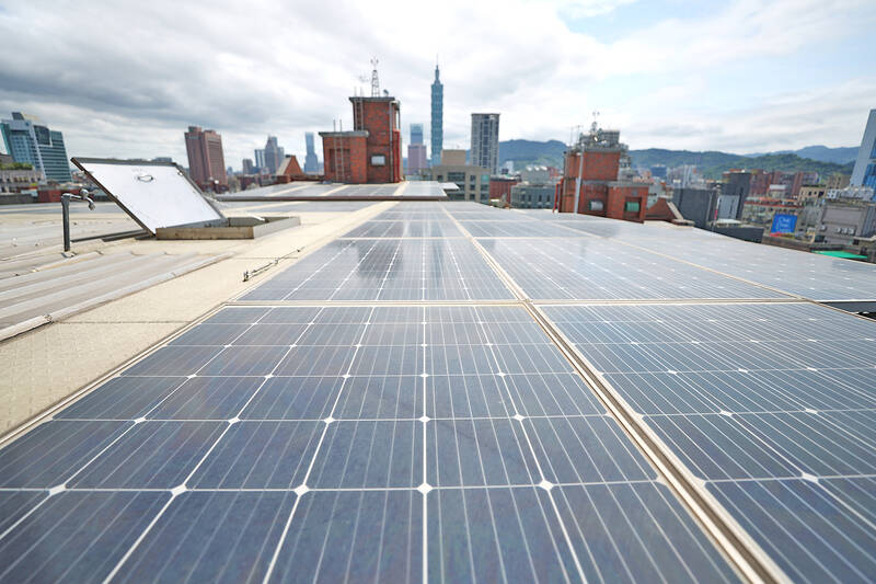 MOEA unveils new green energy tariffs, cuts to solar