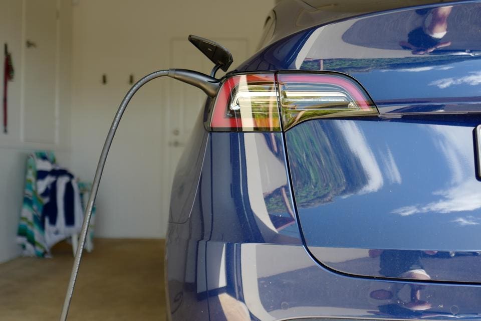 Considering Solar Panels For Your Home? Should You Lease Or Buy?