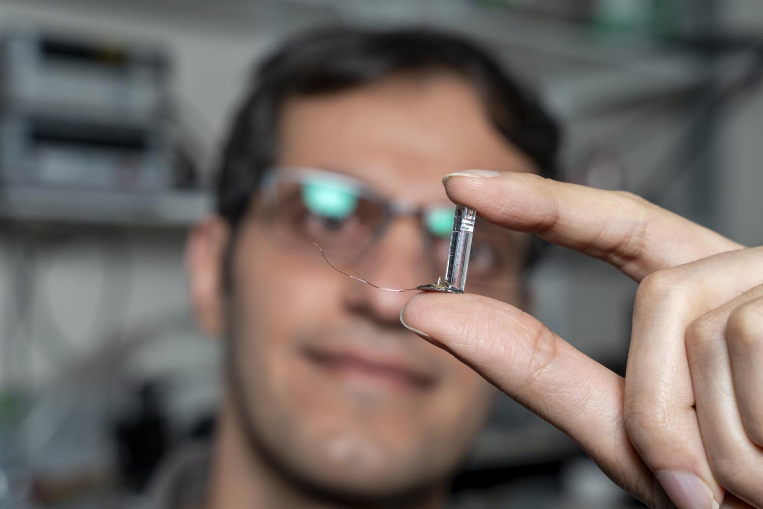 ​New technology turns waste heat into electricity, defies physical limit