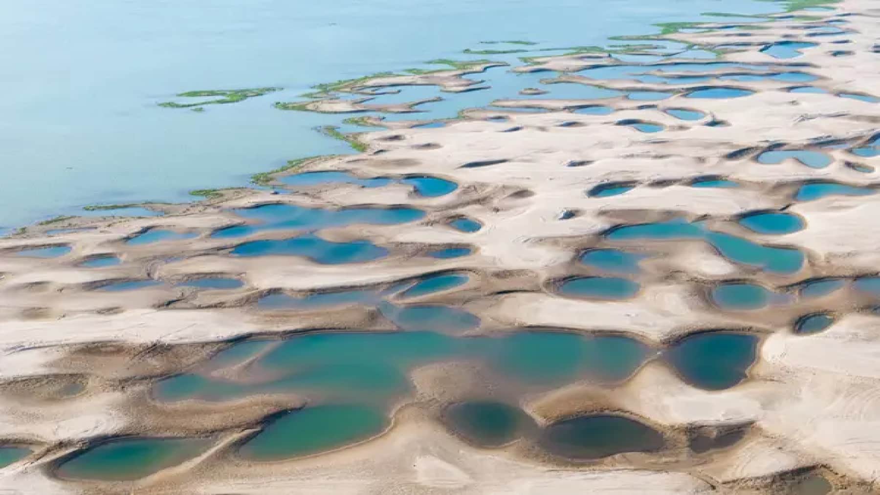 America buries hydrogen after finding something better: It’s under these green lakes