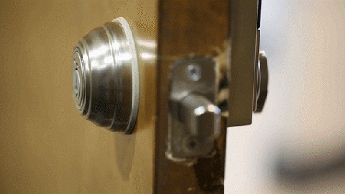 Smart Lock Buying Guide: Picking Locks the Right Way