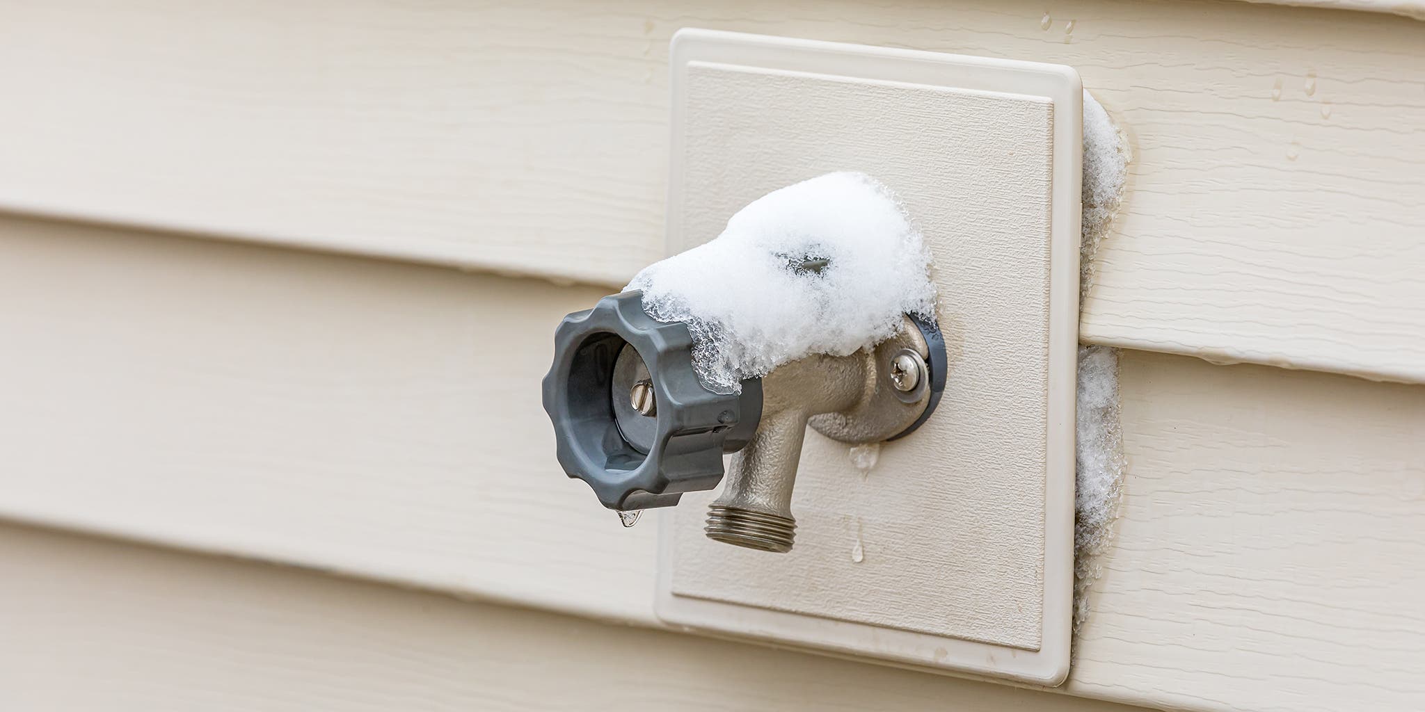 Smart Home News 6 How to Prevent Frozen Pipes From Flooding Your House
